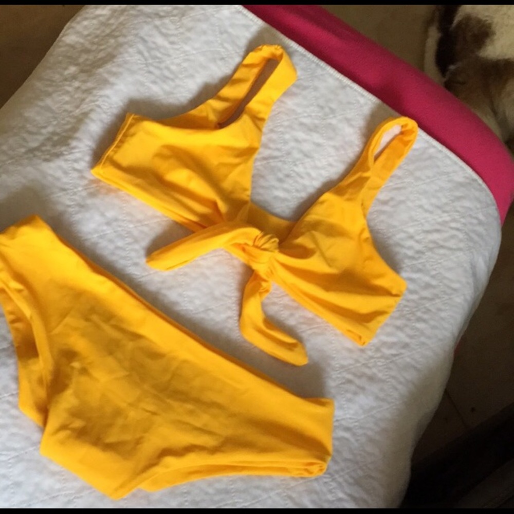 Large yellow bikini 👙